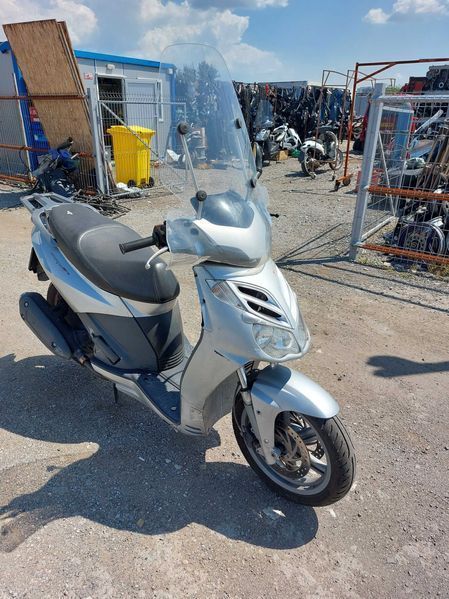 Aprilia Sportcity Cube Aприлия Спортсити Скутер мотопед мотор НА ЧАСТИ