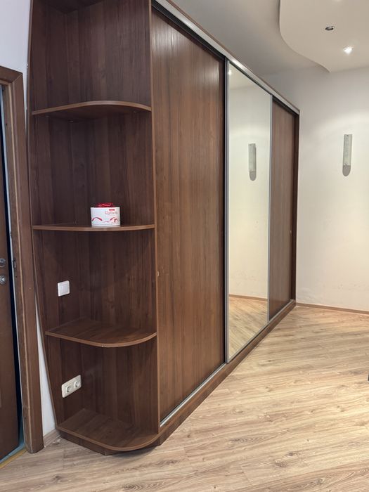 Большой шкаф в прихожую