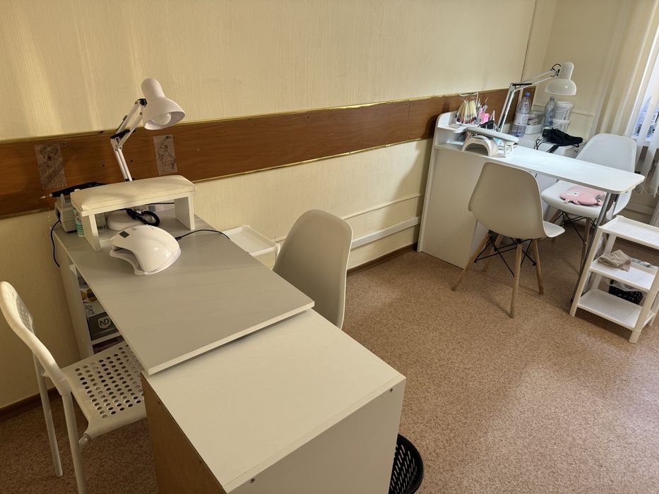 Сдам стол для маникюра