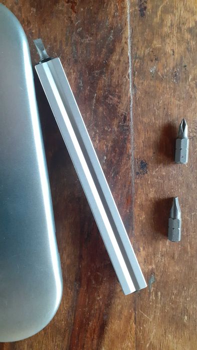 нивелир метален за дома и градината 3 броя накрайника отвертки