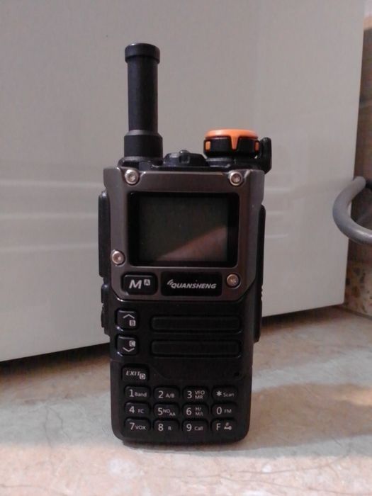 Продам рацию Quansheng.