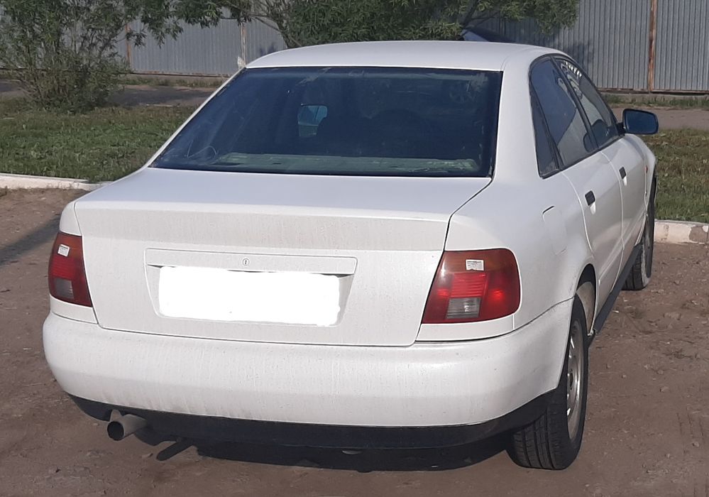 Audi A4 1995г. 1.6 Продам