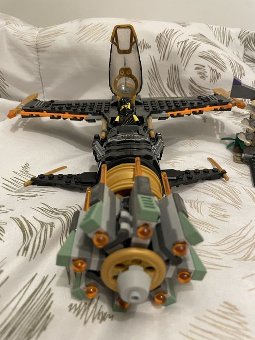LEGO Ninjago, Avionul lui Cole