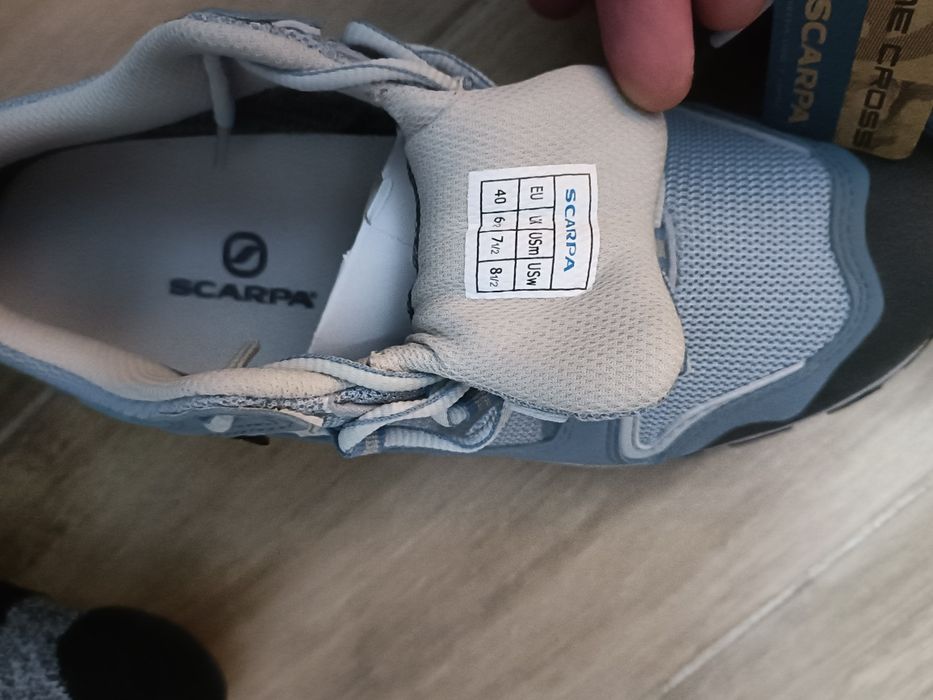 Vând Adidași Scarpa noi Nr 40