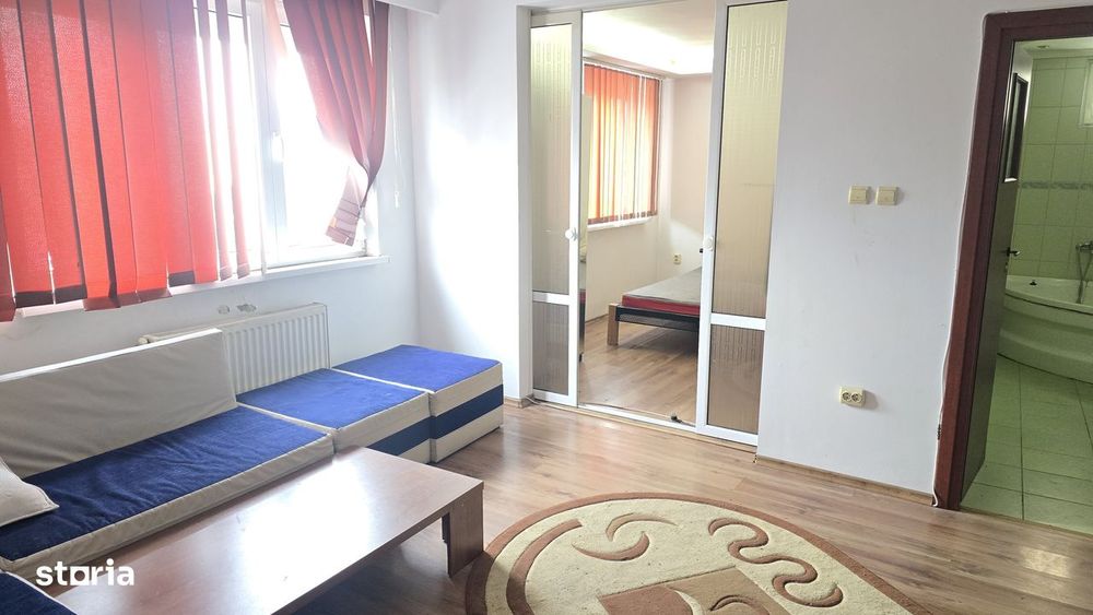 Vand apartament 3 camere in Deva,  Piata Victoriei, etaj 3, mobilat