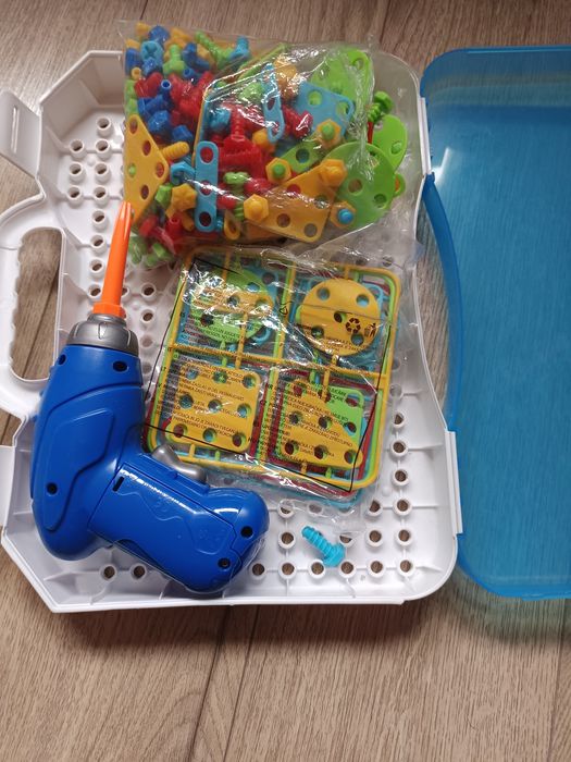 Set constructiv cu bormasina