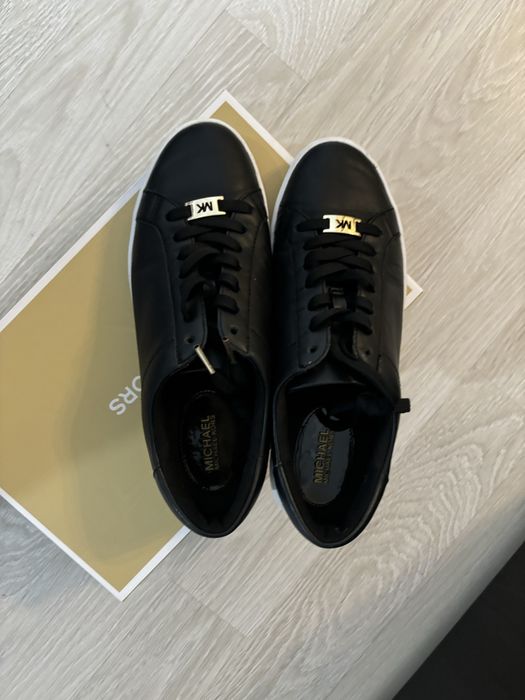 Vand adidasi Michael Kors