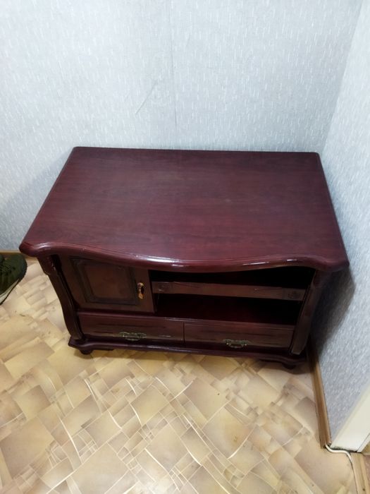 Тумбочка под телевизор