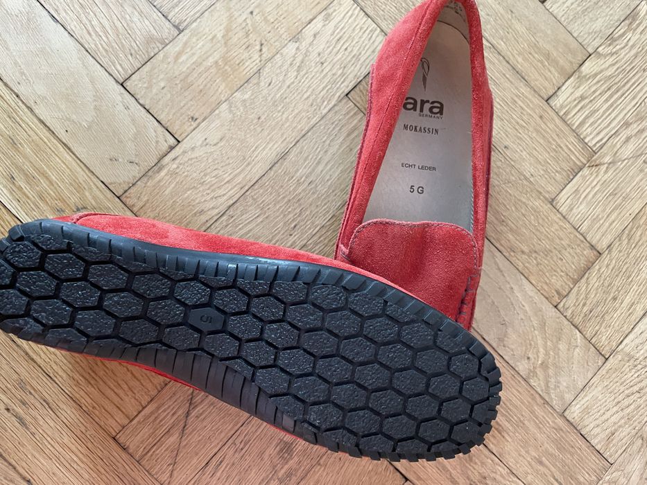 Продавам ортопедични обувки ARA