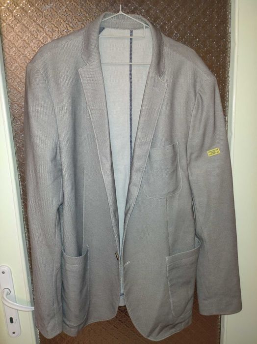 Продавам мъжки сака 56-ти номер