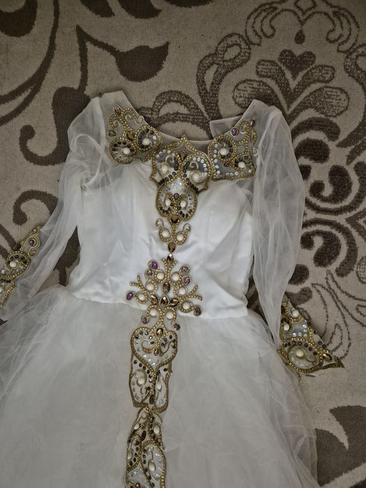 Продаётся платье на узату