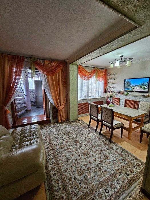 Продам большой кирпичный дом