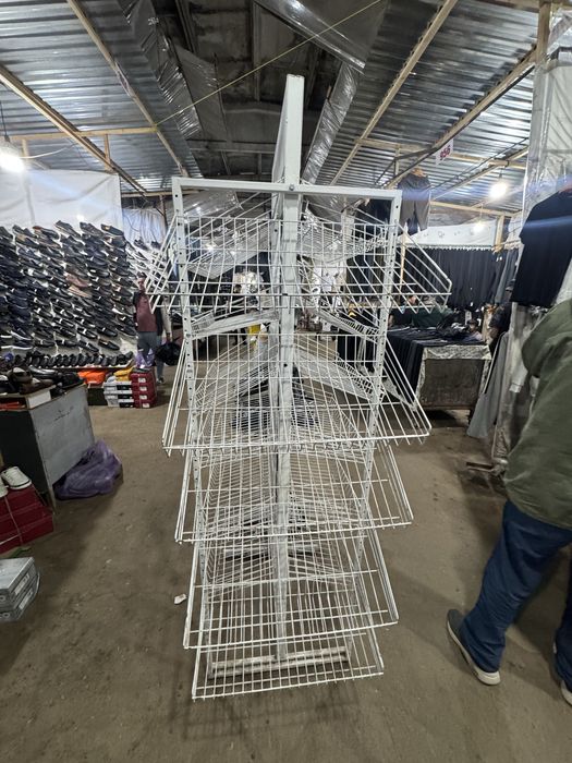 Стеллаж с корзинами