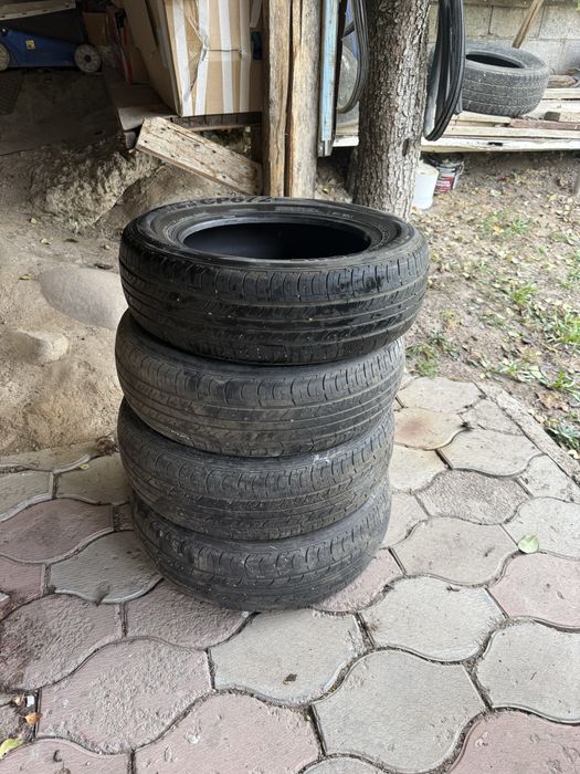 Продаю резину комплект 4 шт
