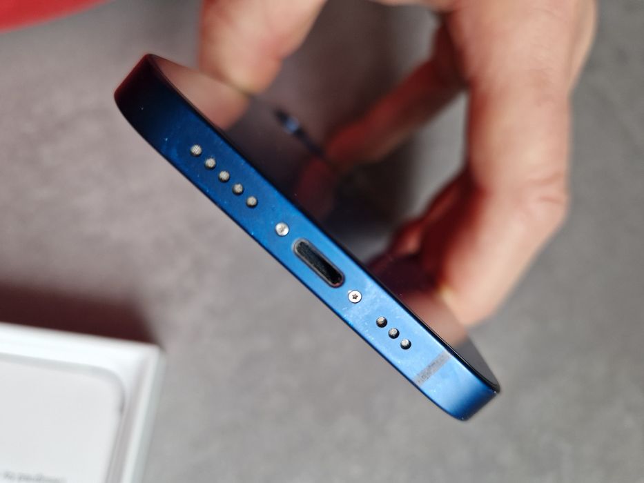 iPhone 12 64Gb, 86% bateria; arată și funcționează foarte bine