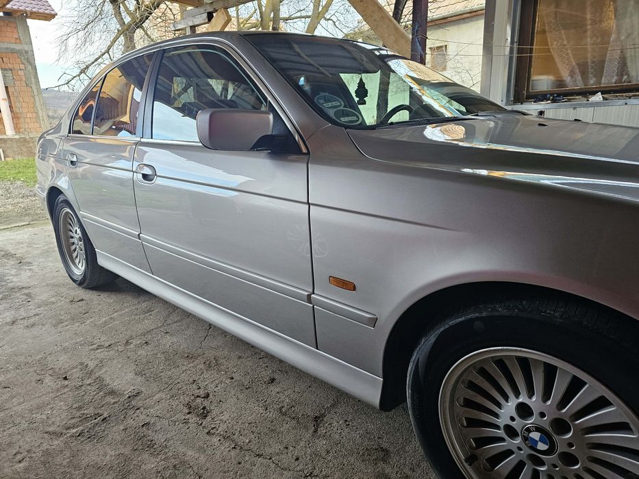 Bmw e39       520