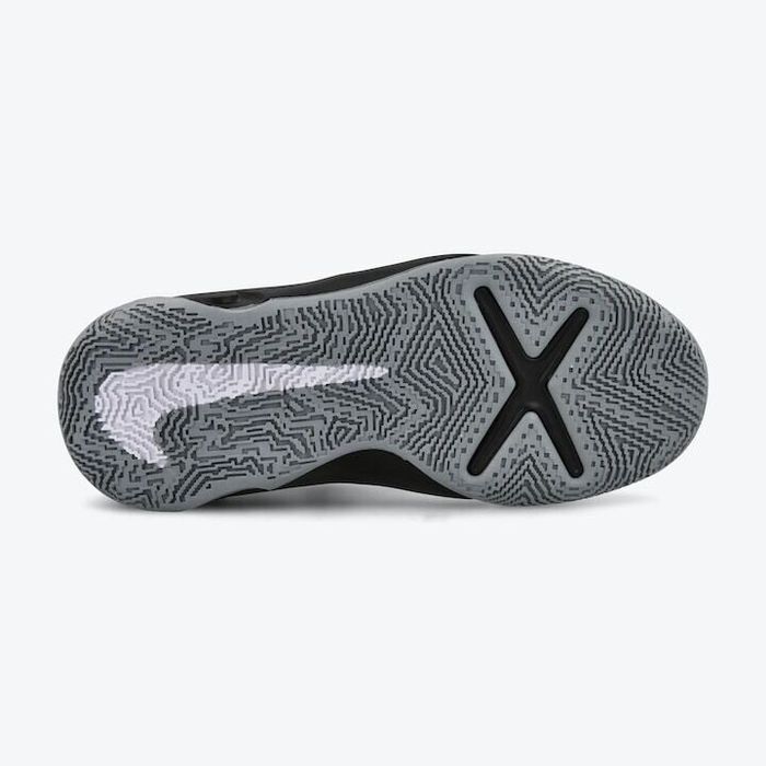 Nike Team Hustle баскетболни маратонки, номера: 36, 36 1/2, 37 1/2, 39