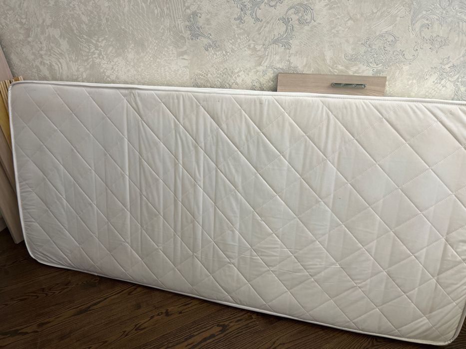 Кровать односпальная