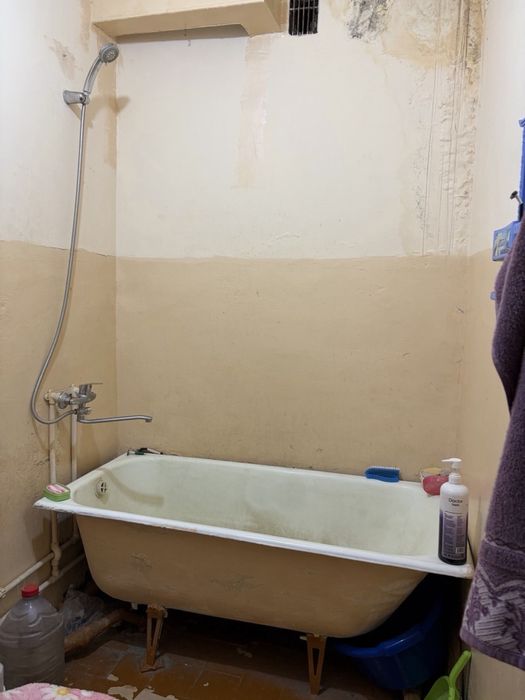 Продаётся 1 ком 8 микрорайон