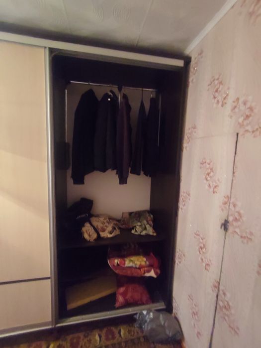 Продам шкаф Бу ширина 2.1 высата 2.4