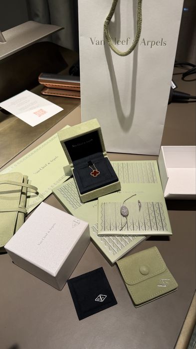 Подвеска Van Cleef