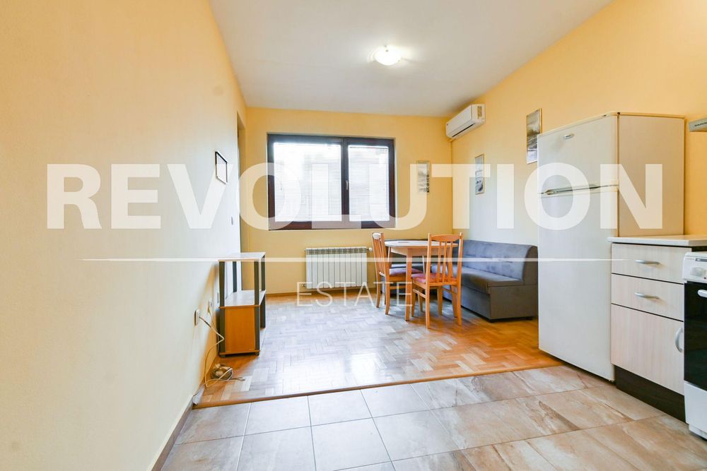 Двустаен апартамент в ж.к. Хиподрума .