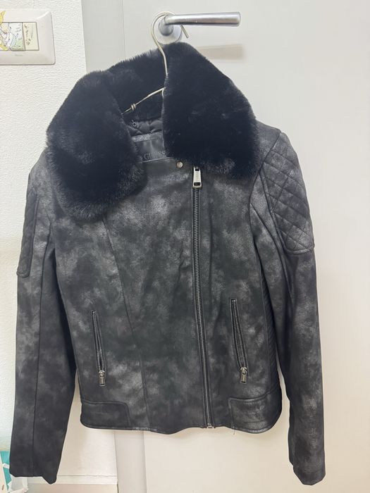 Geaca guees  , noura fara eticheta .