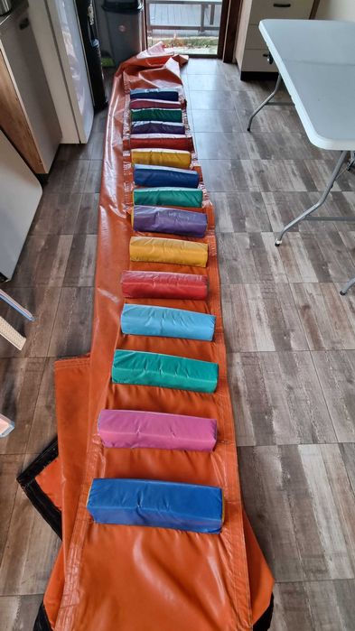 Надуваем батут Атракцион