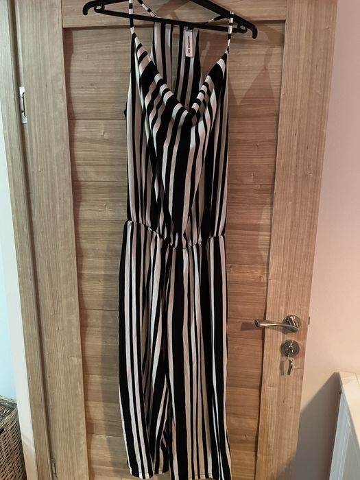 Vand 8 rochii /salopeta/costum marime S/M!