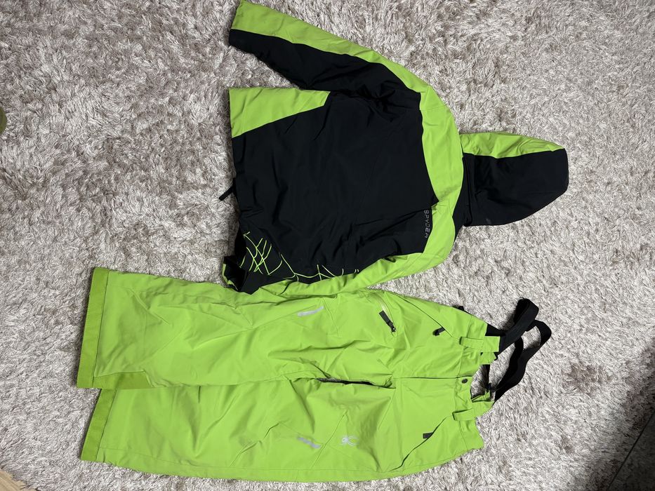 Vând costum ski Spyder