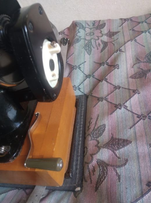 Продам швейную машинку ручную