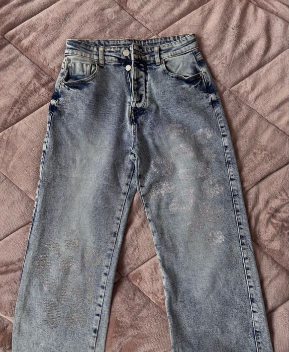 Дънки с камъни