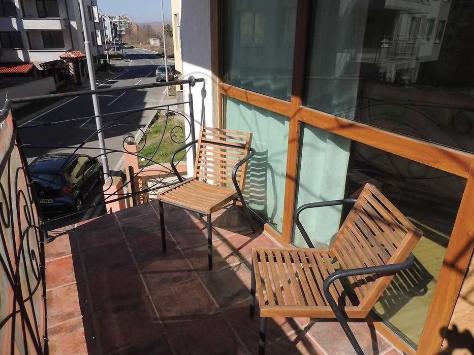 Предлагаме на Вашето внимание работещ семеен хотел в гр. Несебър