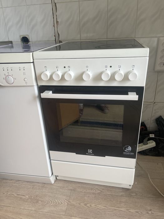 Продам электроплиту