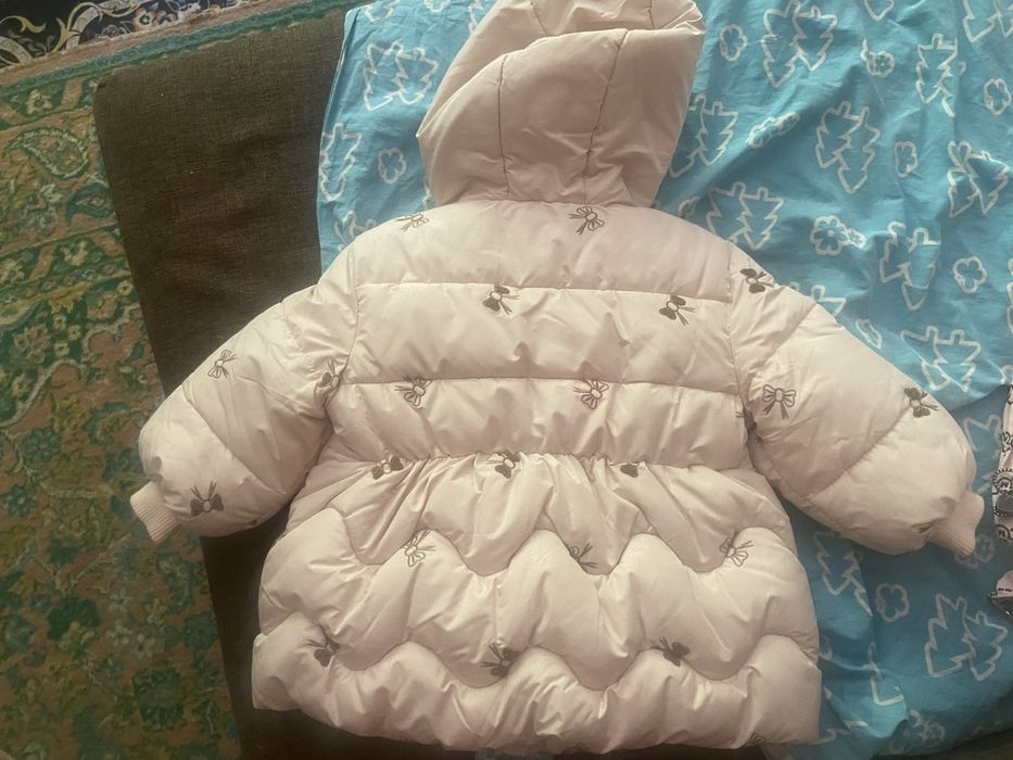 Продам куртку на девочку