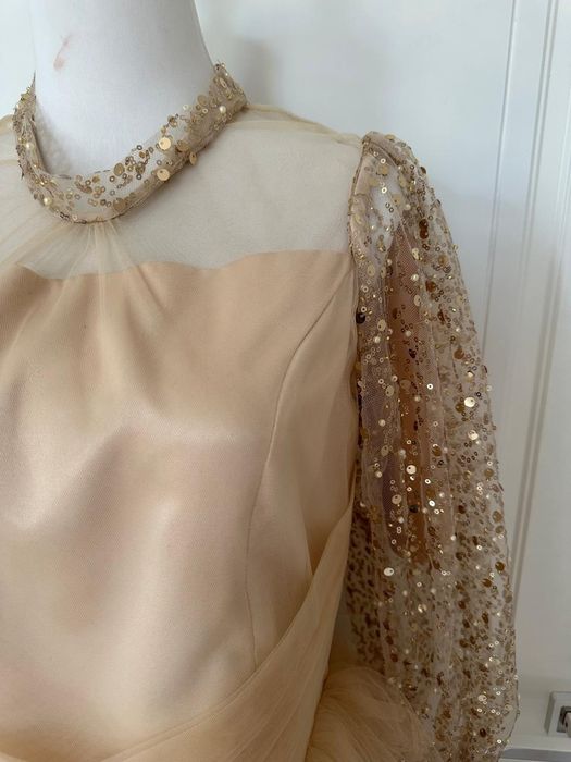 Продам вечерный платья новый щиты.