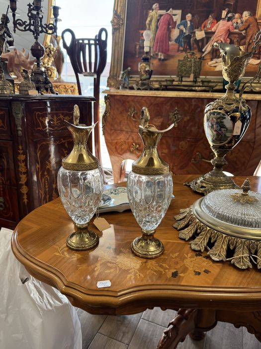 Pereche carafe din sticla si metal aurit