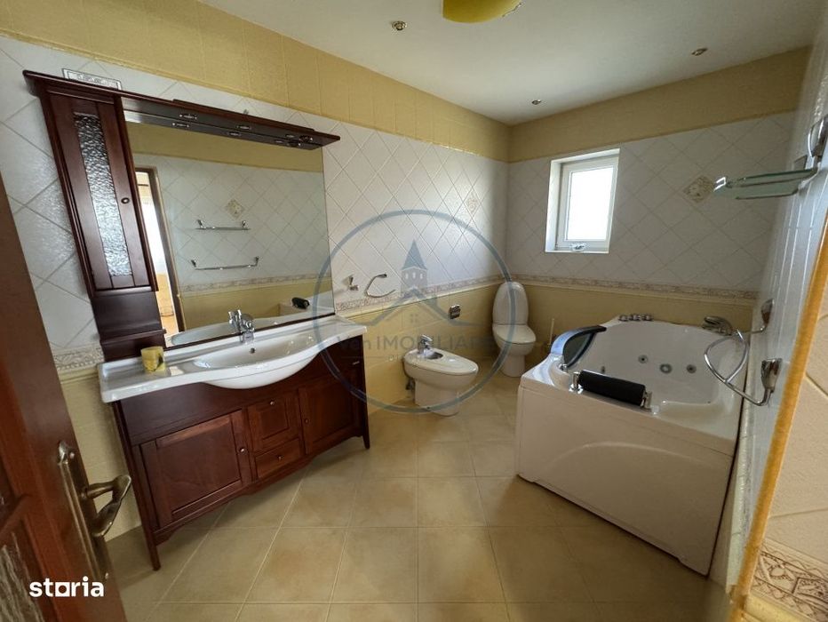 Casa D+P+E, 1000mp teren de vanzare | Zona Calea Moldovei