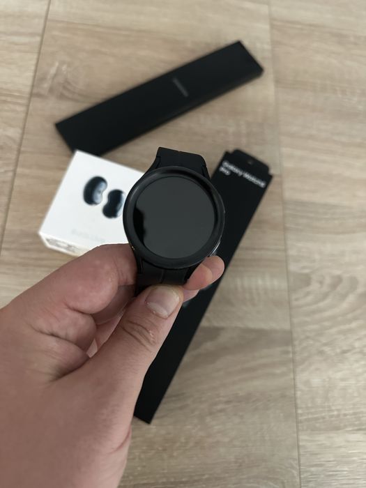 Galaxy Watch Pro 5, Buds Live
