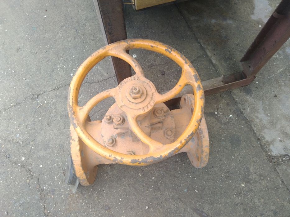 Продам задвижка.