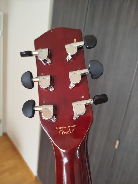 Squier by Fender SA-105 CE