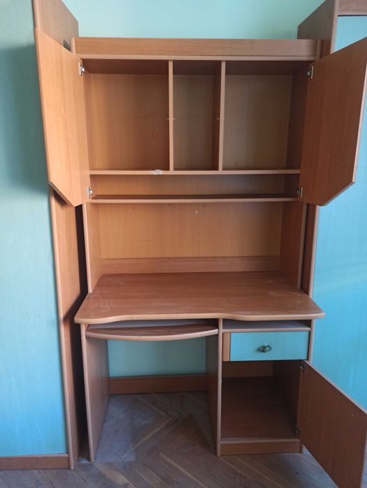 Продавам Гардероб
