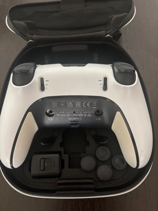 Контролер dualsense edge за playstation 5 + зарядно/поставка