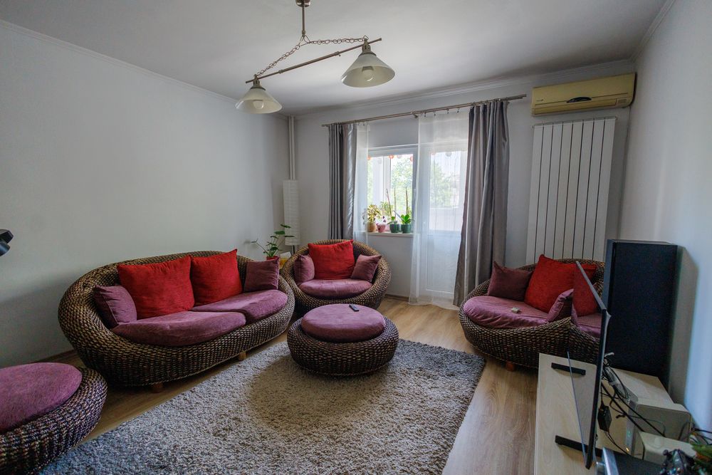 Direct proprietar - vand apartament mobilat si centrala termica 2 camere Calea Vitan