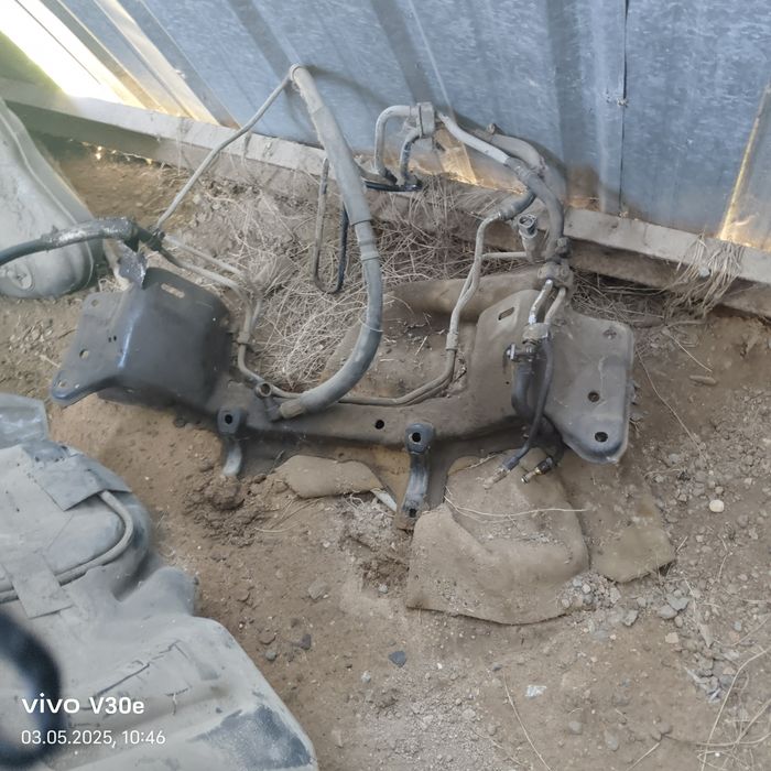 Продам запчасти Скайлайн