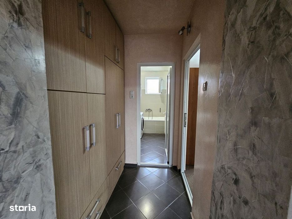 De închiriat apartament cu 2 camere, decomandat – Centrul orașului