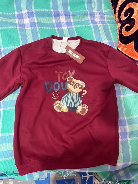 Кофта в трендовом цвете