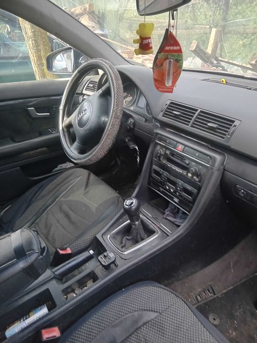 Vand audi a4 motor 19 tdi pentru piese si volvo v 40 motor 19 tdi