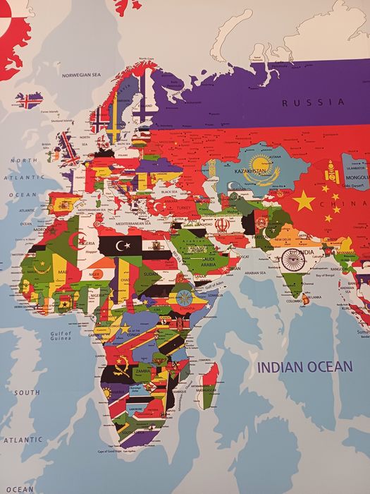 Карта на Света със знамена