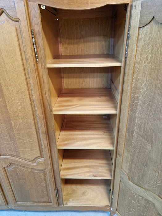 Четирикрилен гардероб от дъбов масив в стил "ЛУИ XV"